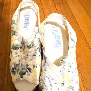 Womens size 7.5 Floral Wedges/Sandles